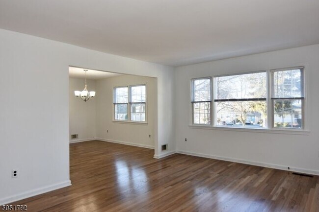 Building Photo - 311 Temple Pl