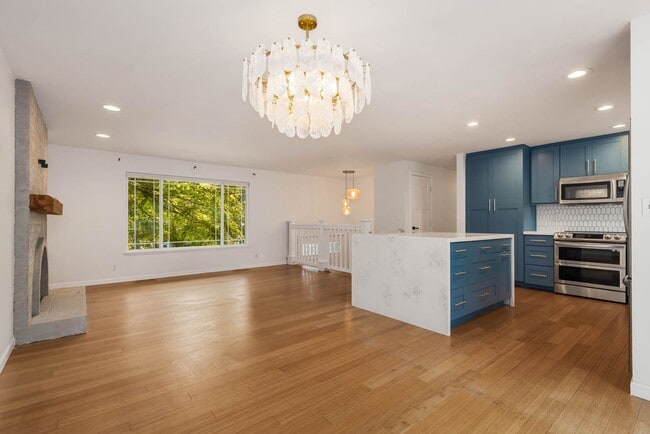 Building Photo - Finn Hill Home with Large Entertaining Patio & Backyard
