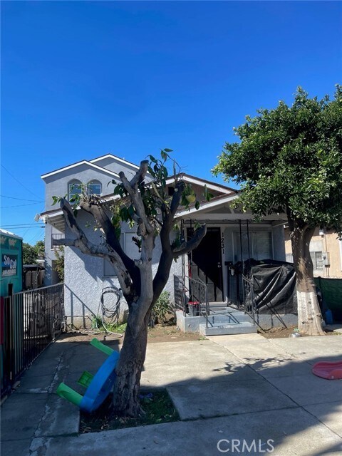 Building Photo - 1231 S Rowan Ave