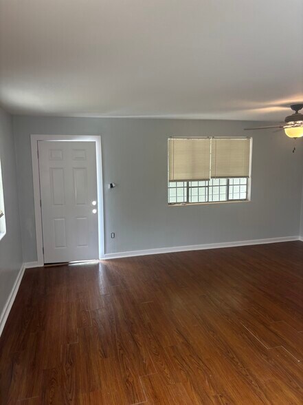 Building Photo - 2544 Iowa St