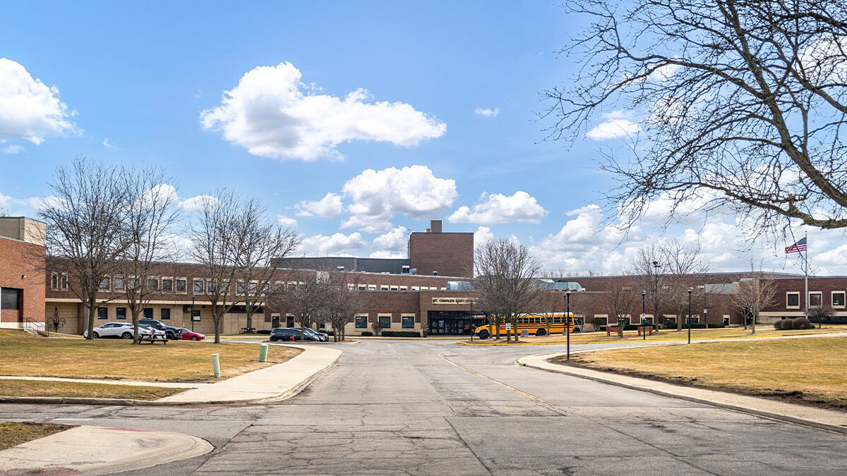 Building Photo - 370 Bridgeview Ct