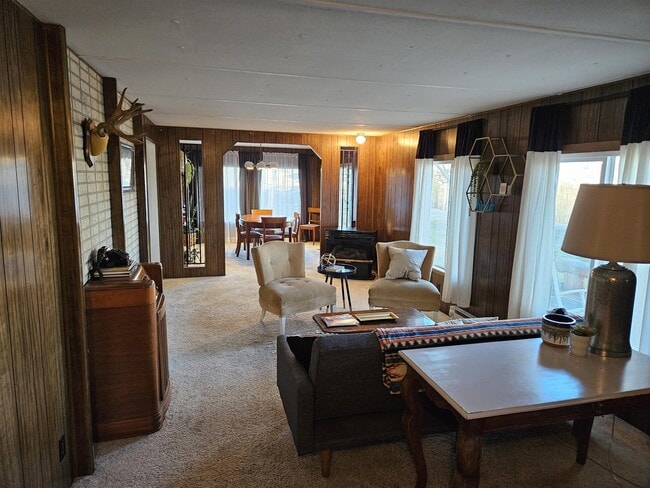 Building Photo - 2006 WY-352