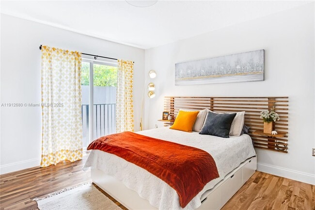 Building Photo - 1611 SW 2nd Ct