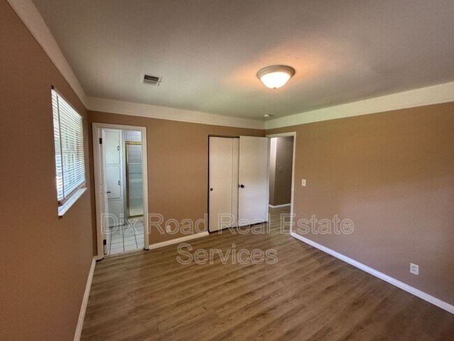 Building Photo - 440 Mc Creary Ct