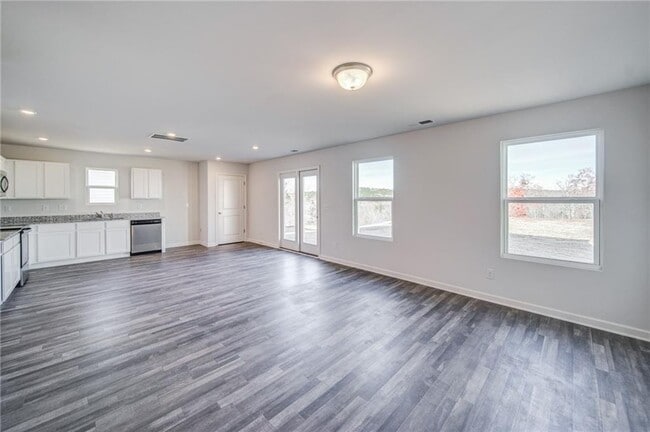 Building Photo - 300 Coverly Ct