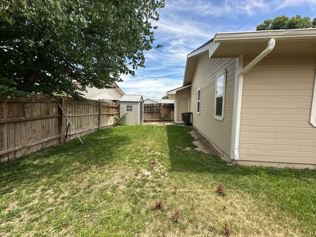 Building Photo - Residential Living