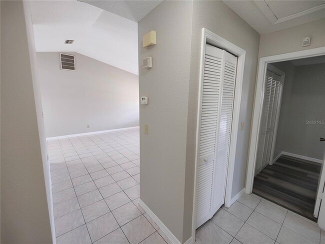 Building Photo - 759 Maderia Ct