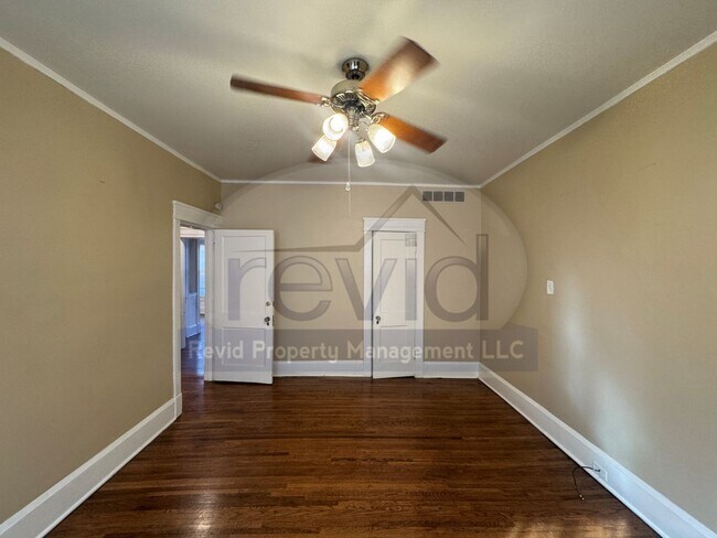 Building Photo - MALLORY 255