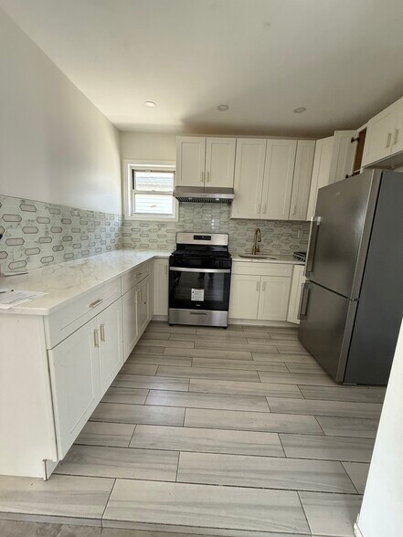 Building Photo - 2327 E 23rd St