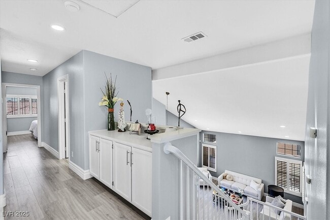 Building Photo - 8380 Campana Dr