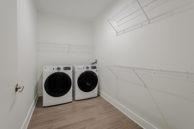 Building Photo - 228 Pike St