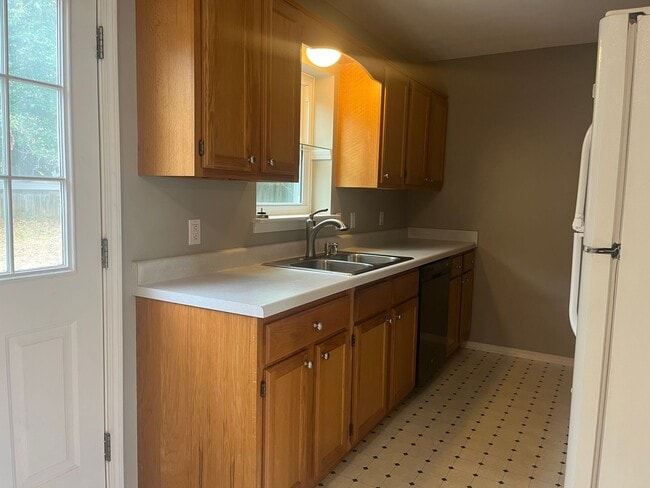 Building Photo - 13900 Ridgecrest Dr