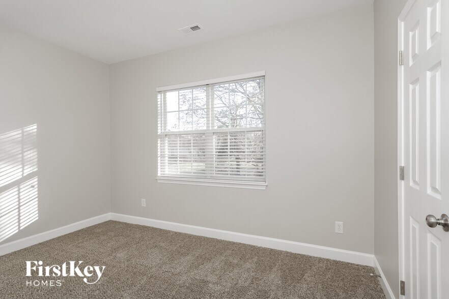 Building Photo - 7779 Windsor Forest Pl