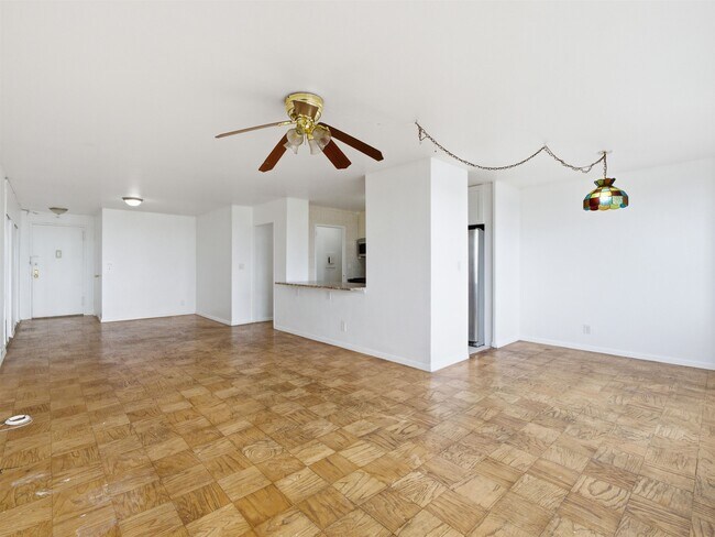 Building Photo - 10 Huron Ave