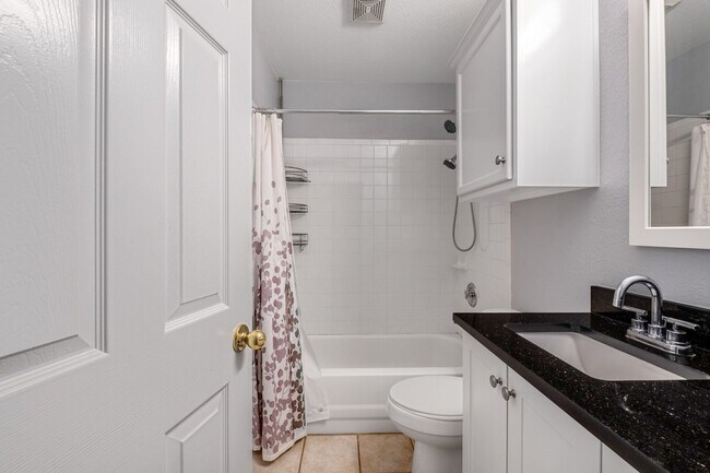 Building Photo - Beautiful & Convenient 3 Bedroom, 2 Bath Home in North Austin
