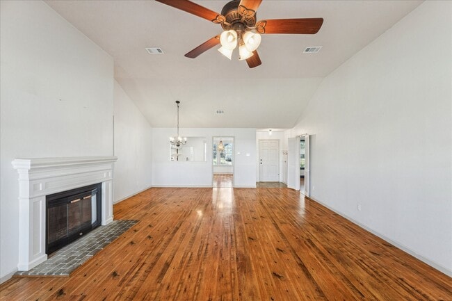 Building Photo - 2824 Meadow Brook Ct