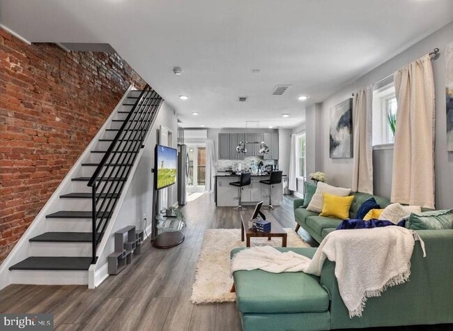 Building Photo - 1449 S 32nd St