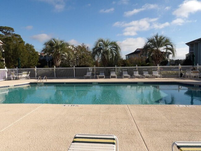 Building Photo - 4622 Greenbriar Dr