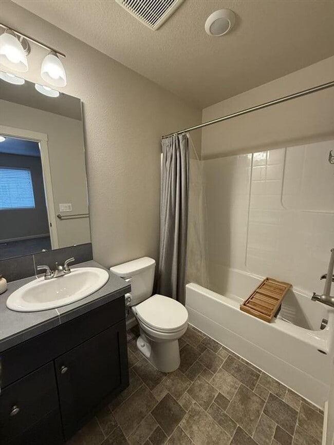 Building Photo - 14233 SW 169th Ave