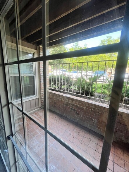 balcony - 207 Cross Pointe Ct