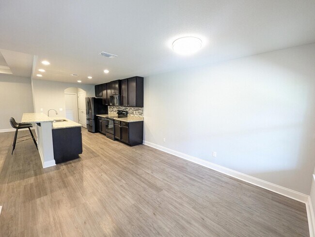 Building Photo - 1827 Sundown Dr