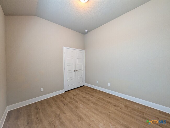 Building Photo - 1205 Old FM 306