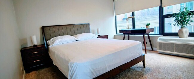 Building Photo - 30 E Huron St