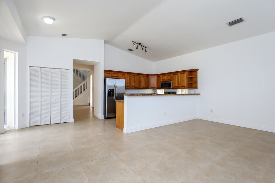 Building Photo - 15618 SW 112th Dr