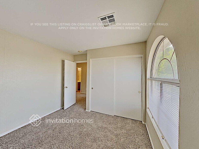 Building Photo - 7755 W Stella Ave