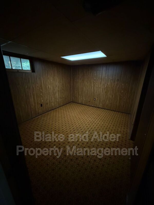 Building Photo - 2825 NE 27th Ave
