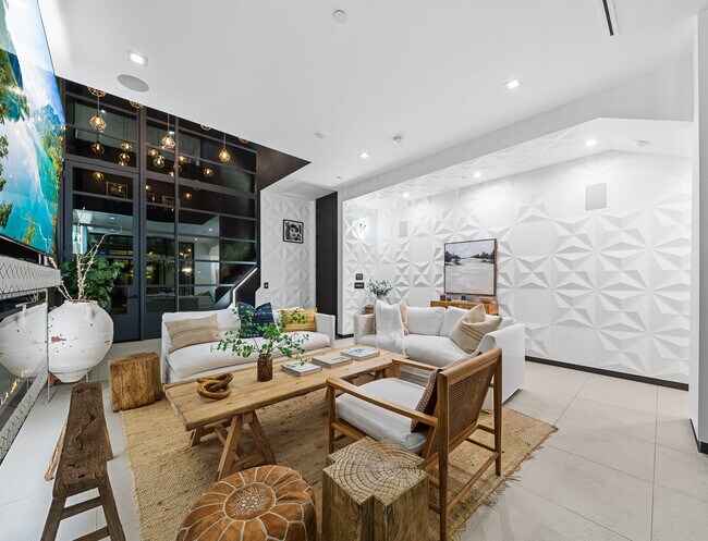 Building Photo - 838 California Ave