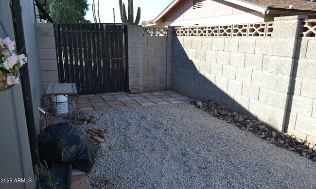 Building Photo - 1710 W 13th Ave