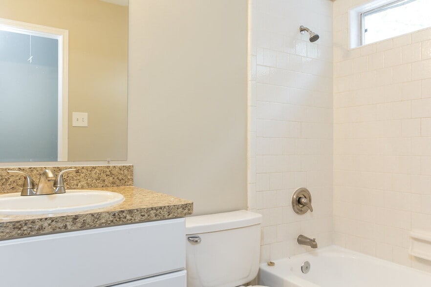 Building Photo - 3630 Red Fir Dr