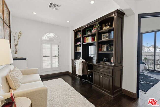 Building Photo - 500 Orlando Ave