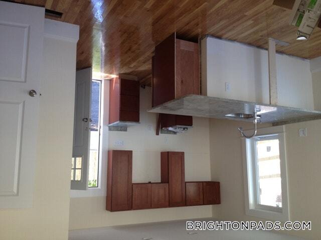 Building Photo - 6 Larose Pl