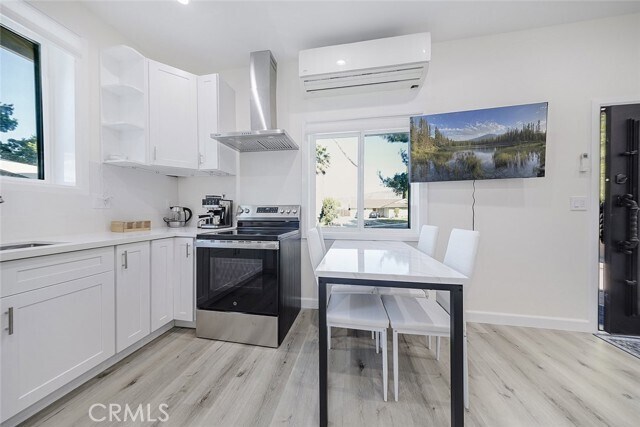 Building Photo - 12809 Woodley Ave