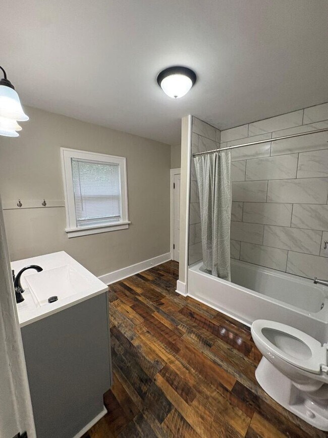 Building Photo - *Pending* Updated 3-Bedroom, 1.5-Bathroom Home – $1,375/Month | Accepting Section 8