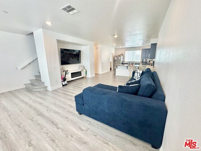 Building Photo - 14412 Kiwi Ln
