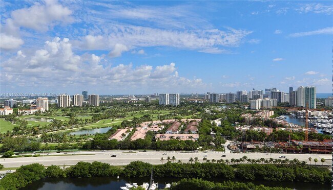 Building Photo - 3530 Mystic Pointe Dr