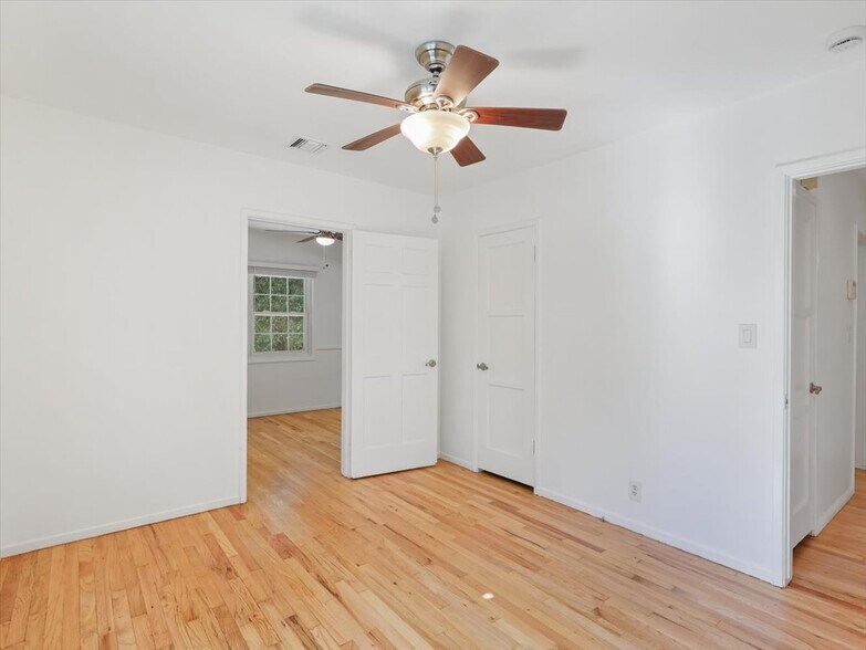 Building Photo - 15460 Sylvan St