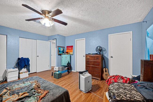 Building Photo - 15927 Eastcape Dr