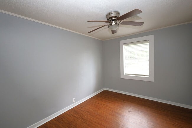 Building Photo - 810 Lilly St