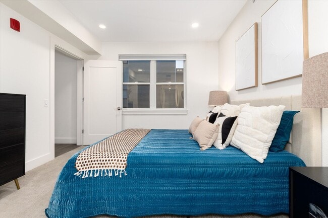 Building Photo - Beautiful West Wash Park home available NOW!