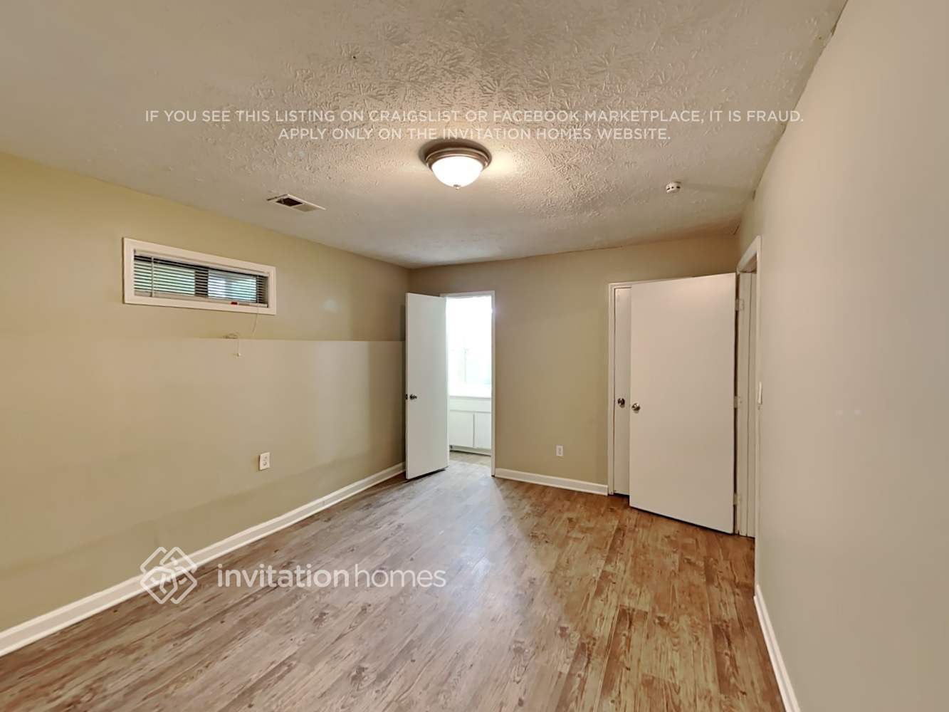 Building Photo - 4026 Leicester Dr NE