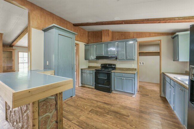 Building Photo - 11023 Forrest Valley Dr