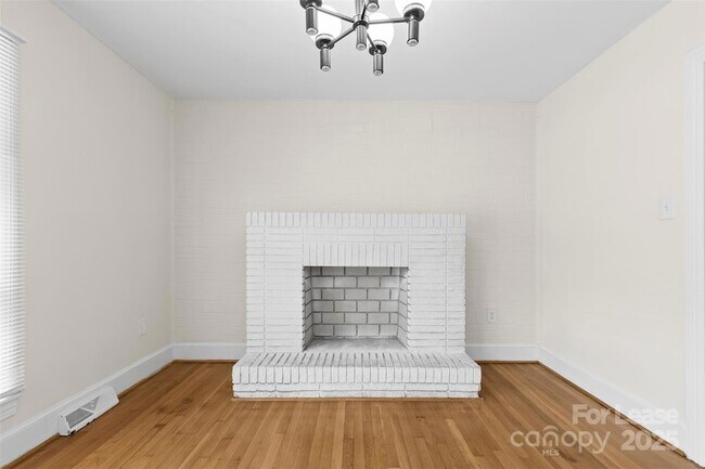 Building Photo - 1022 Green Cir Dr