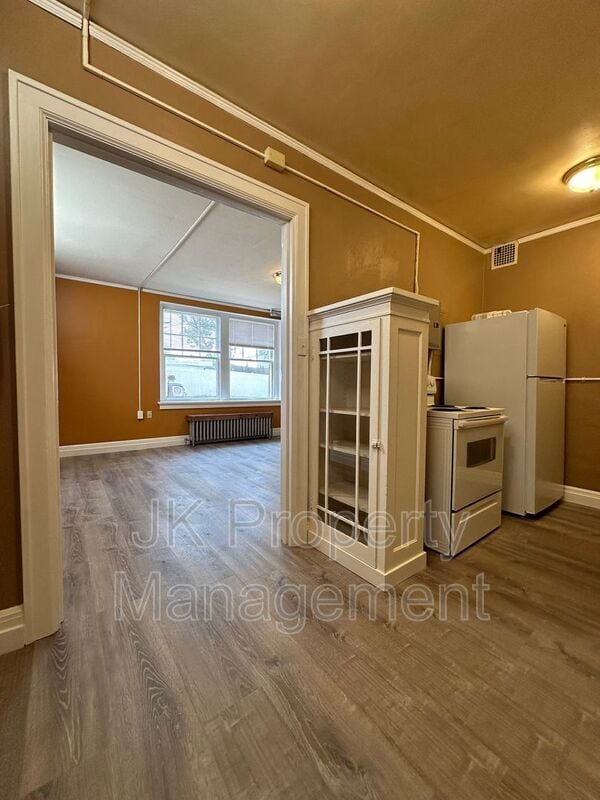 Building Photo - 310 5th St N