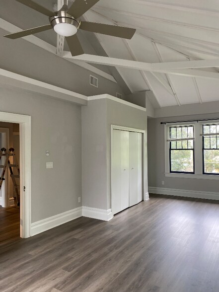 Building Photo - 519 E Livingston St