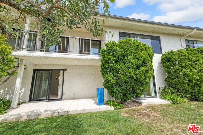 Building Photo - 6789 Shearwater Ln