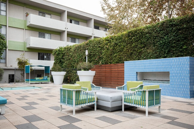 Building Photo - 3333 W 2nd St